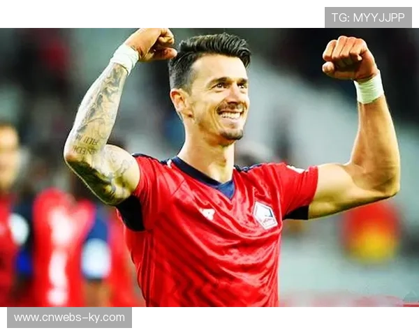 总台春晚宣传片首次亮相法甲赛场，1.5万球迷现场见证年味