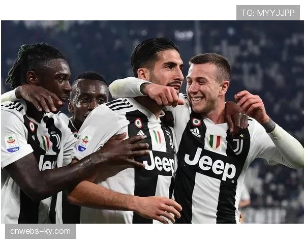 意甲争四白热化：科莫、尤文、罗马、亚特兰大四队仅差5分，剩余7轮定生死